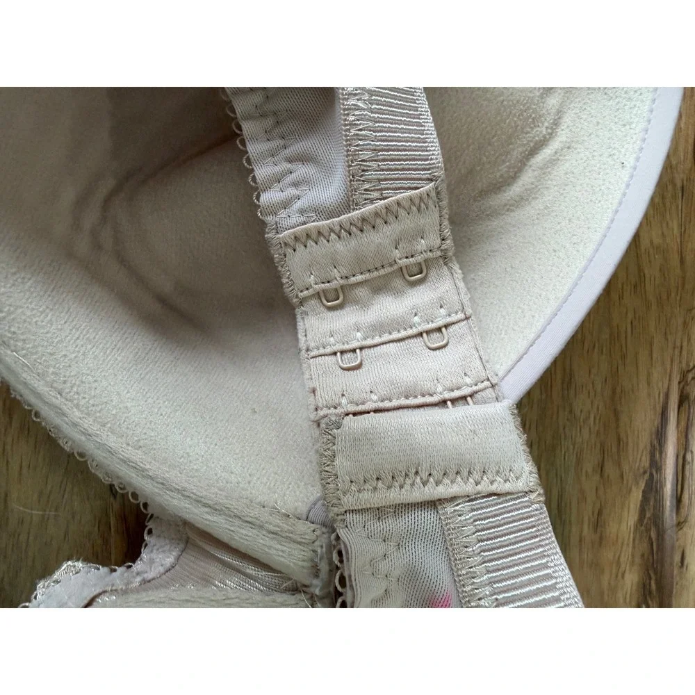 Wacoal seamless style back